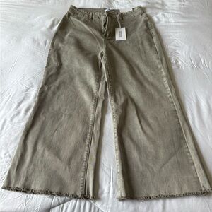 Zenana Outfitters Women's light sage green wide leg cropped Jeans